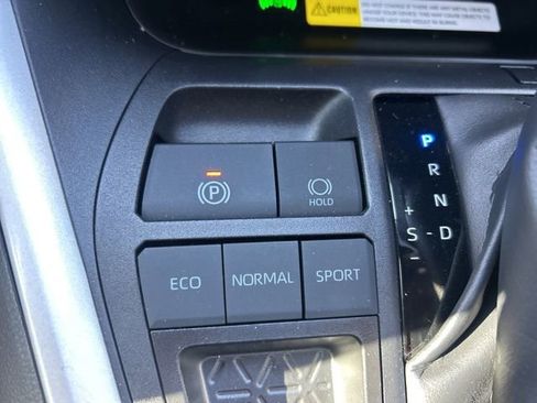 Used 2025 Toyota RAV4 XLE w/ Convenience Package image 18