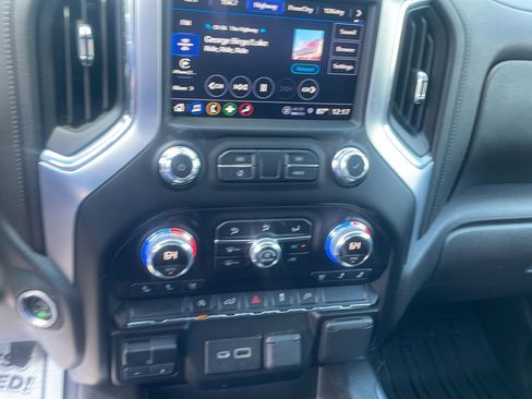 Used 2021 GMC Sierra 1500 SLT w/ SLT Convenience Package AWD/4WD image 15