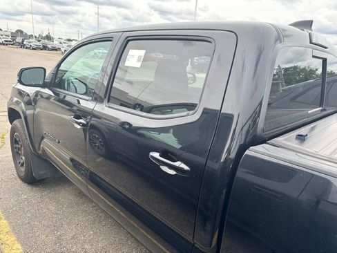 Used 2021 Toyota Tacoma 4x4 Double Cab image 17