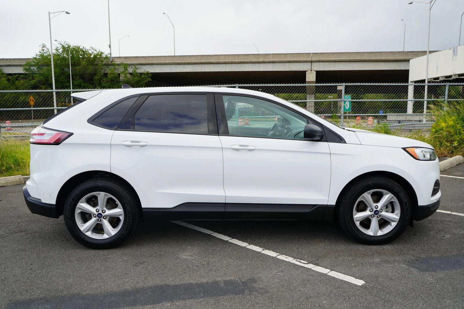 Used 2019 Ford Edge SE FWD image 24