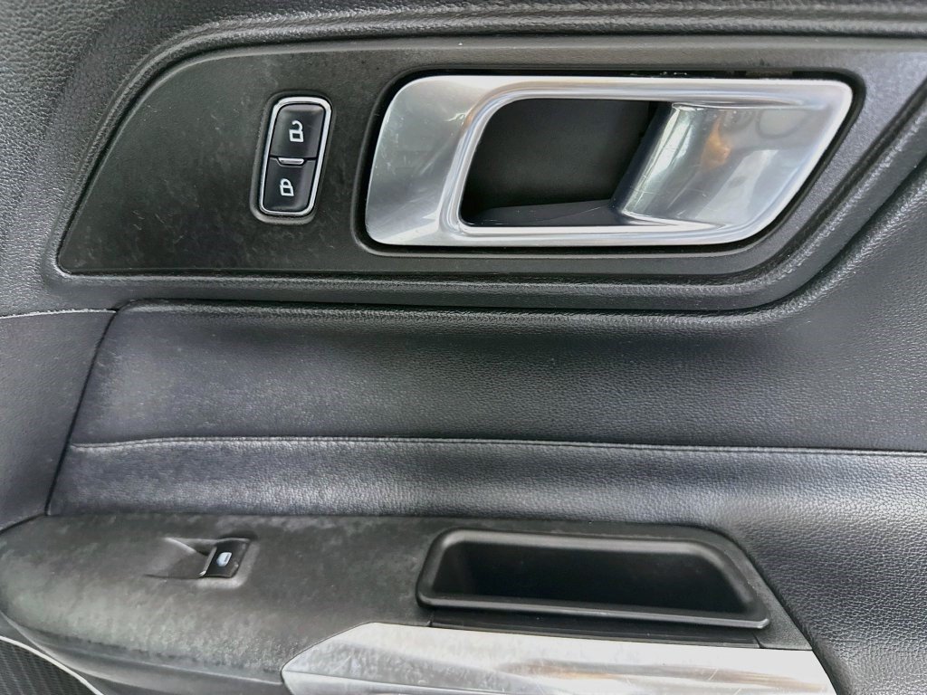 Used 2018 Ford Mustang Premium RWD image 28