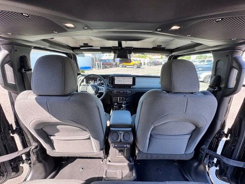 Used 2025 Jeep Wrangler Unlimited Sahara AWD/4WD image 22