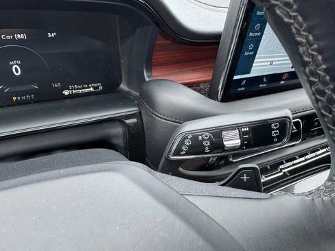 Certified 2022 Lincoln Nautilus Reserve w/ Equipment Group 201A image 21