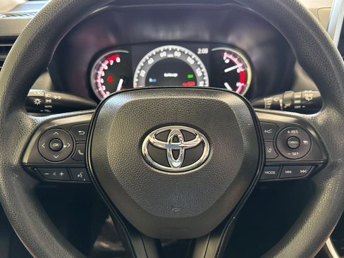 Used 2025 Toyota RAV4 XLE image 22