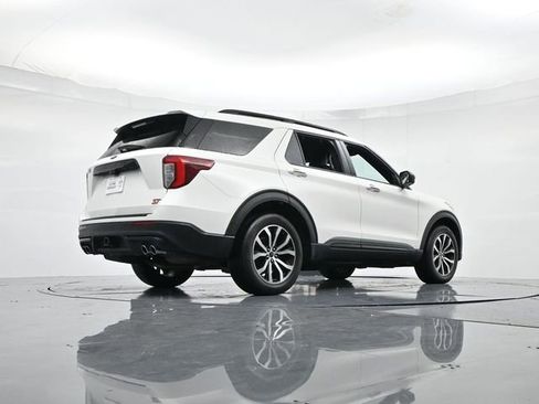 Used 2022 Ford Explorer ST image 30