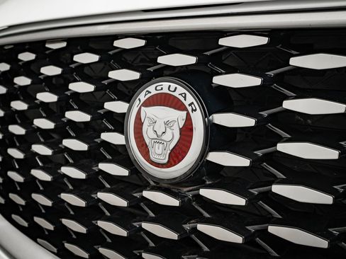 Used 2023 Jaguar F-PACE S image 3