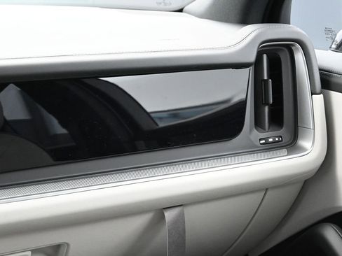 New 2026 Porsche Cayenne S image 23