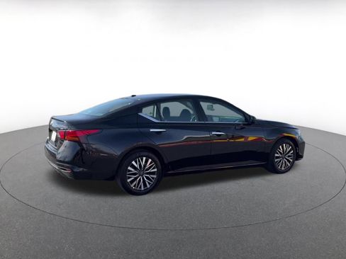 Used 2025 Nissan Altima 2.5 SV image 14