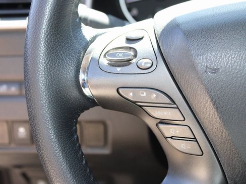 Used 2019 Nissan Murano SV w/ Premium Package image 13