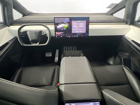 Used 2024 Tesla Cybertruck Cyberbeast AWD/4WD image 29