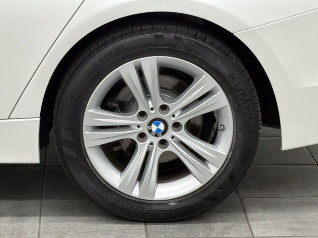 Used 2017 BMW 330i xDrive Sedan AWD/4WD image 7
