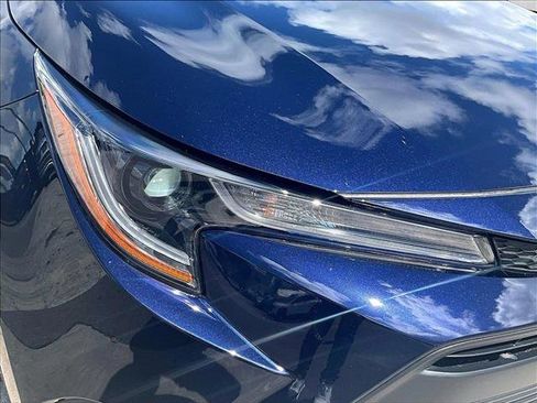 Used 2025 Toyota Corolla LE image 30