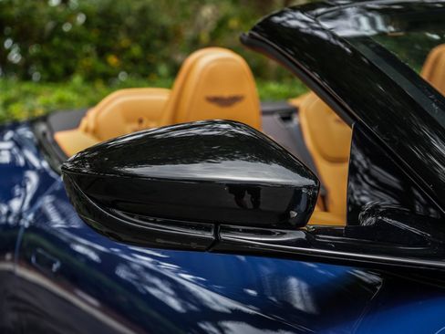 Used 2023 Aston Martin DB11 Volante RWD image 38