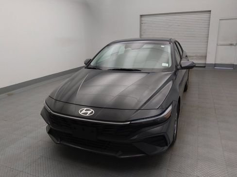 Used 2024 Hyundai Elantra SE FWD image 15