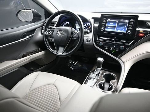 Used 2022 Toyota Camry SE w/ Convenience Package image 21