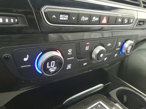 Used 2018 Audi Q7 3.0T Premium AWD/4WD image 30