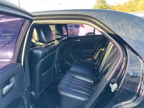 Used 2013 Chrysler 300 S w/ Luxury Group image 10