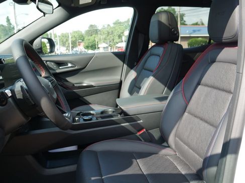New 2026 Chevrolet Equinox RS w/ Convenience Package III AWD/4WD image 30