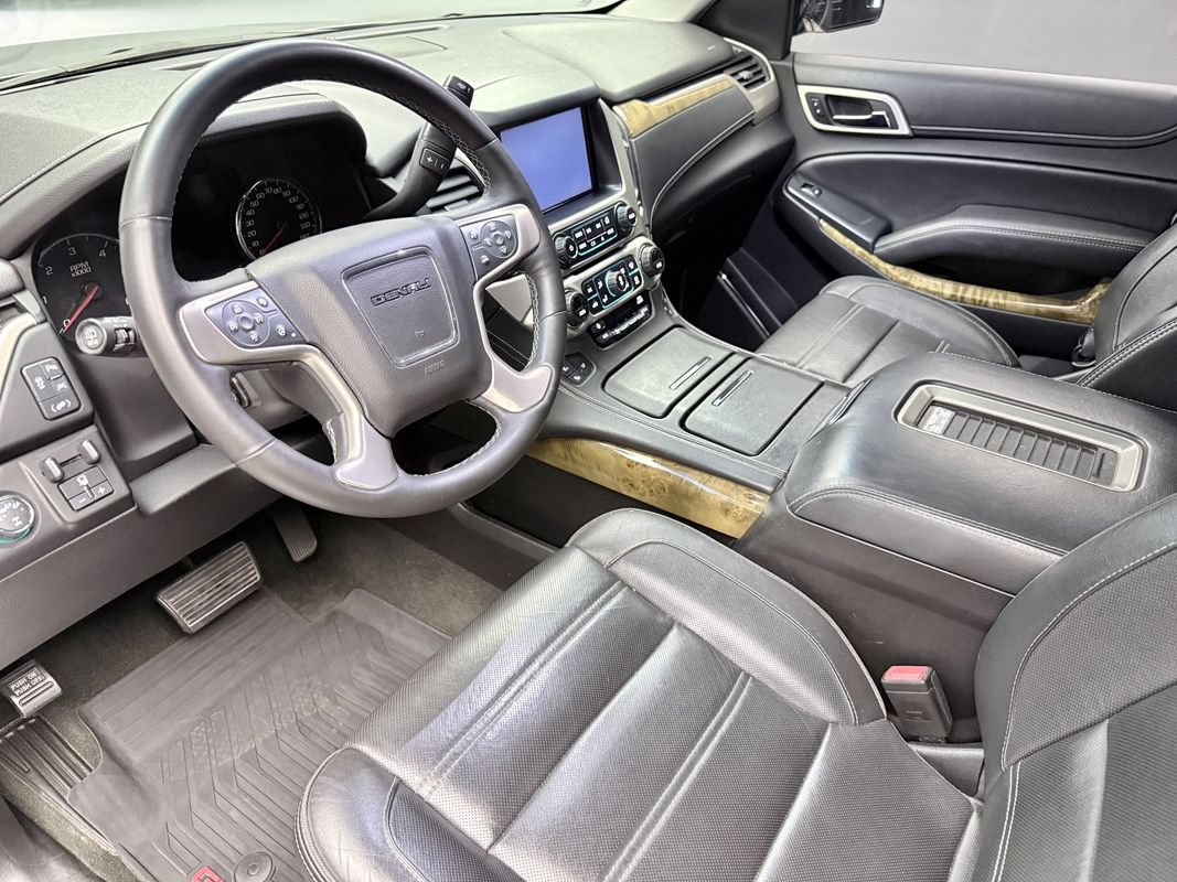 Used 2017 GMC Yukon Denali w/ Open Road Package AWD/4WD image 9