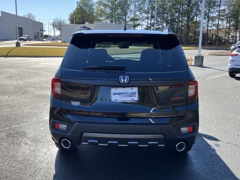 Certified 2023 Honda Passport TrailSport image 9