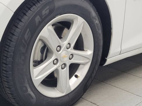 Used 2025 Chevrolet Malibu LS FWD image 31