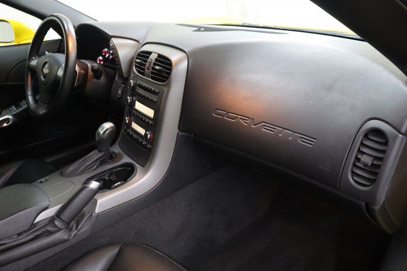 Used 2007 Chevrolet Corvette Convertible RWD image 18