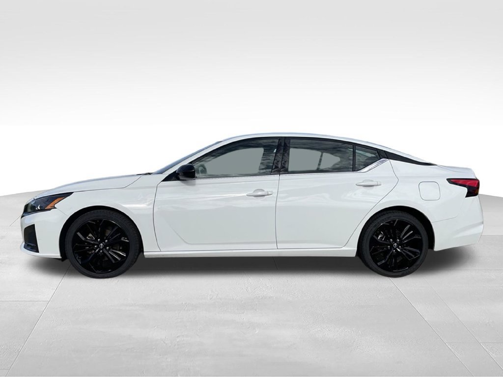 Used 2024 Nissan Altima 2.5 SR FWD image 23