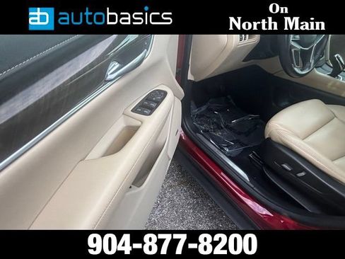 Used 2017 Cadillac XT5 FWD image 23