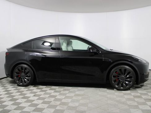 Used 2022 Tesla Model Y Performance image 35