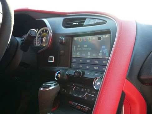 Used 2017 Chevrolet Corvette Z06 w/ Z07 Performance Package image 16