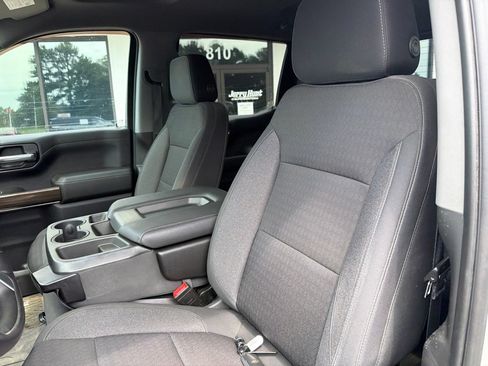 Used 2021 Chevrolet Silverado 1500 LT AWD/4WD image 3