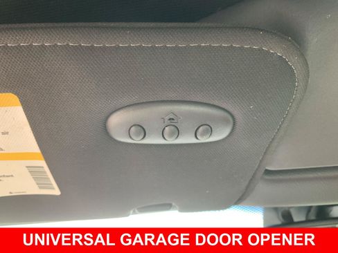 Used 2005 Chevrolet Corvette Convertible w/ Preferred Equipment Group RWD image 34