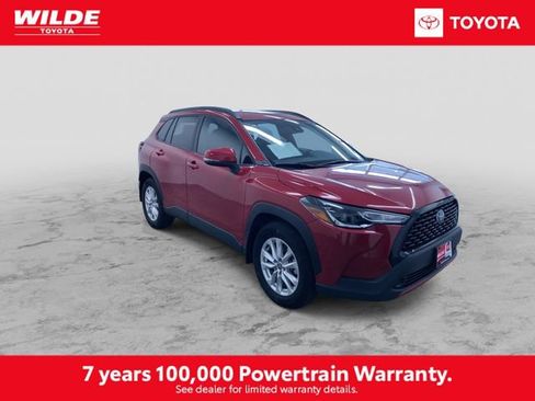 Certified 2022 Toyota Corolla Cross LE w/ Moonroof Package image 3