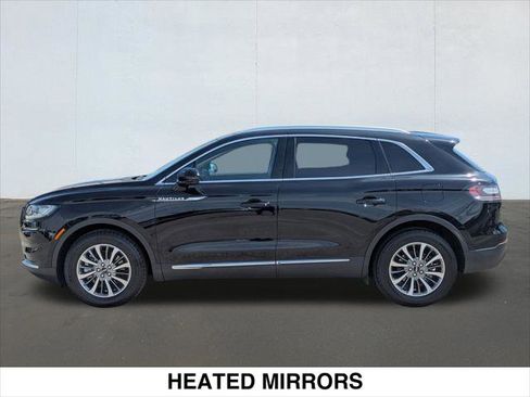 Used 2022 Lincoln Nautilus FWD w/ Premium Package image 2