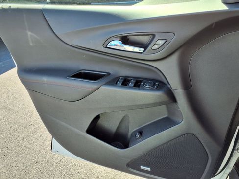 Used 2022 Chevrolet Equinox RS w/ RS Leather Package FWD image 21