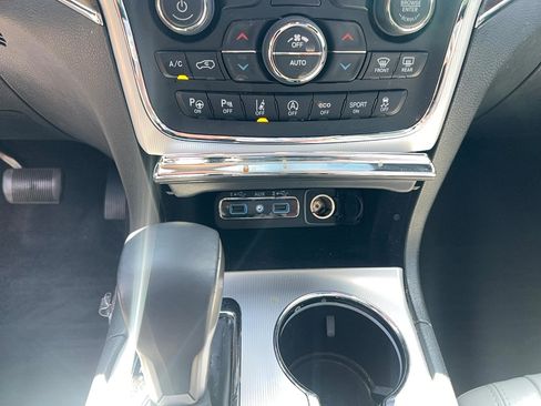 Used 2018 Jeep Grand Cherokee Limited RWD image 18