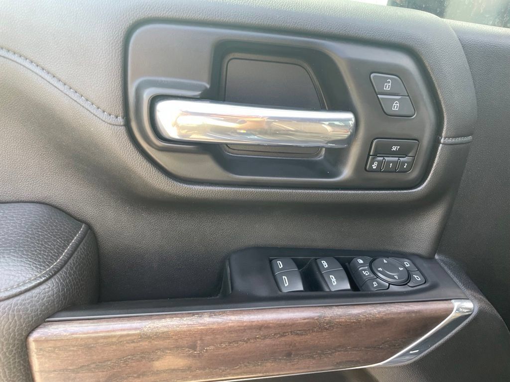 Used 2022 GMC Sierra 2500 Denali AWD/4WD image 11