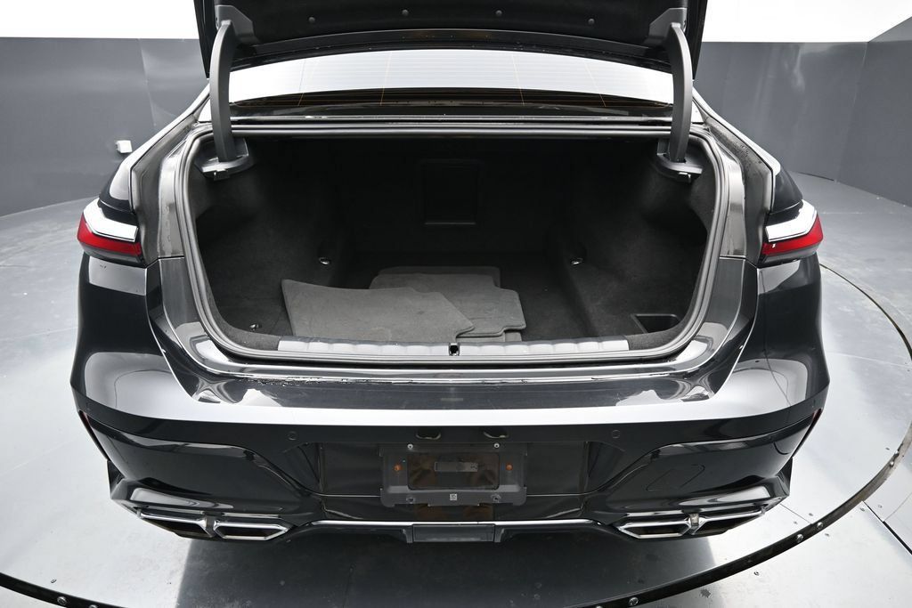 Used 2023 BMW 760i xDrive AWD/4WD image 13