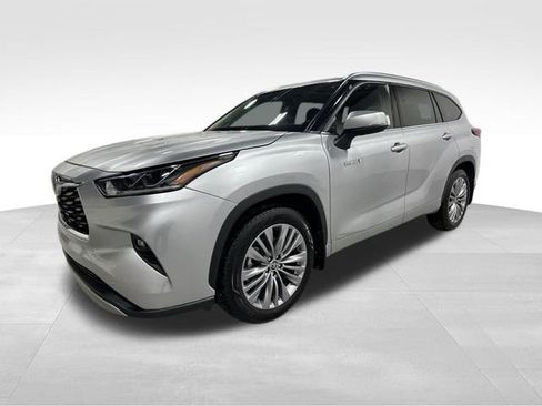 Used 2021 Toyota Highlander Platinum image 12