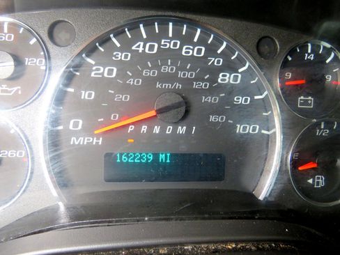 Used 2022 Chevrolet Express 2500 2500 Cargo w/ Driver Convenience Package image 17