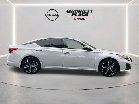 Certified 2023 Nissan Altima 2.5 SR FWD image 26