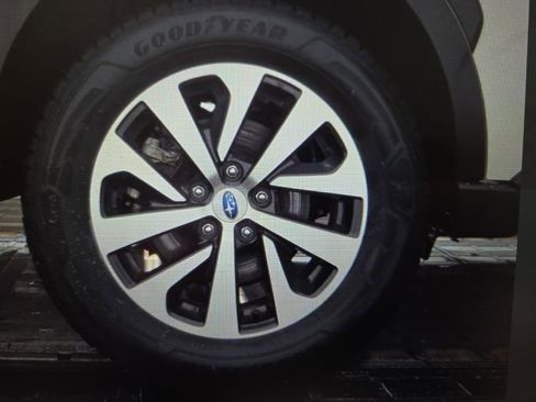 Used 2025 Subaru Outback Premium image 15