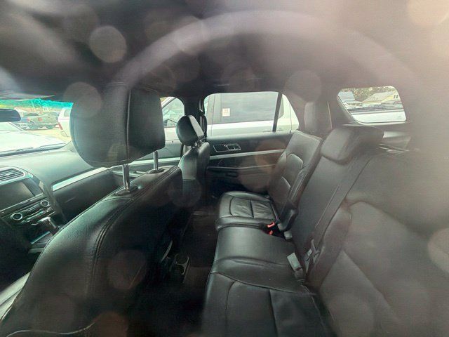 Used 2016 Ford Explorer XLT w/ Equipment Group 202A AWD/4WD image 8