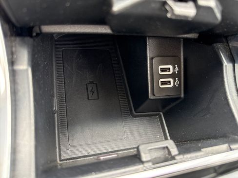 Used 2019 Ford Edge Titanium image 22