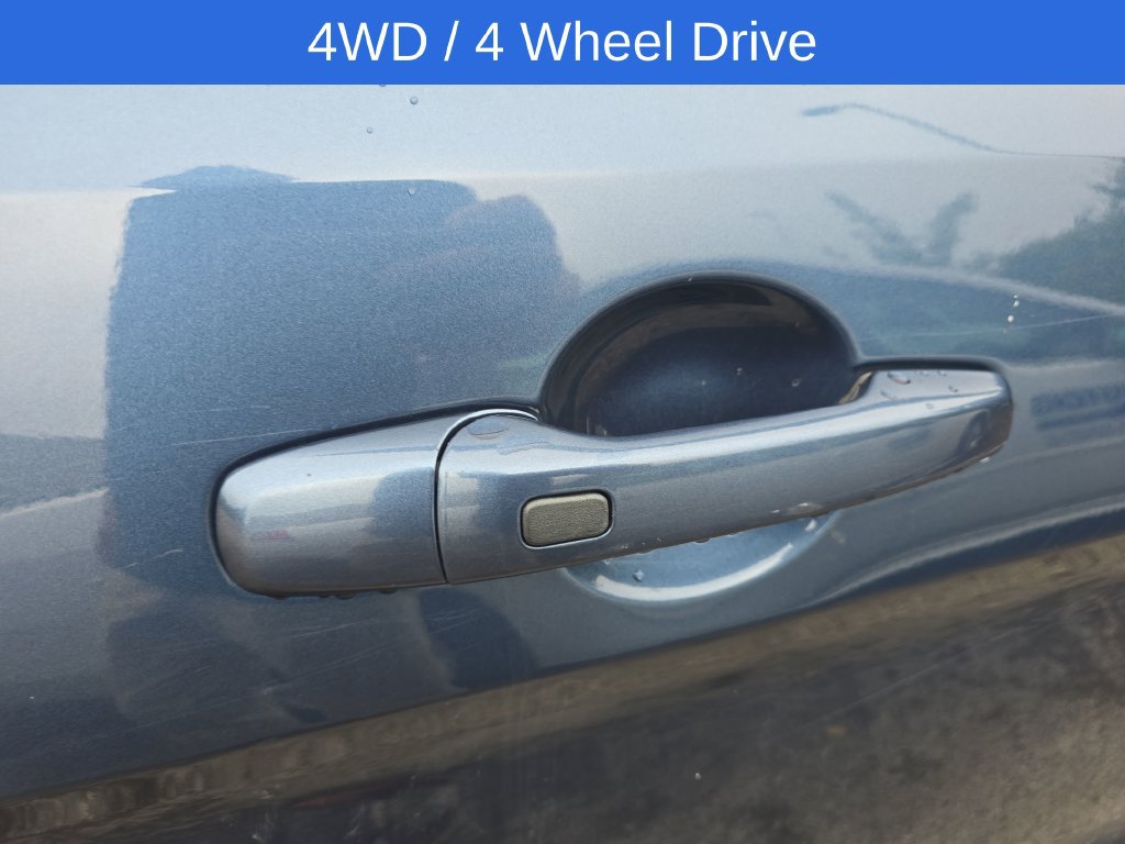 Used 2018 Ford Explorer XLT w/ Equipment Group 201A AWD/4WD image 3