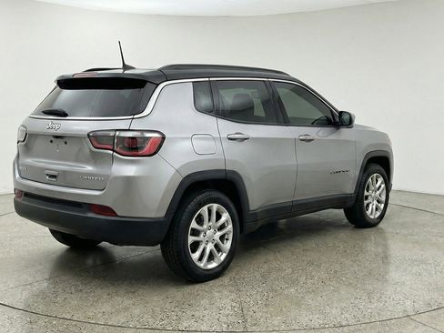 Used 2025 Jeep Compass Limited image 9