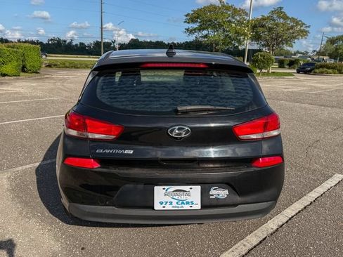 Used 2018 Hyundai Elantra GT FWD image 5