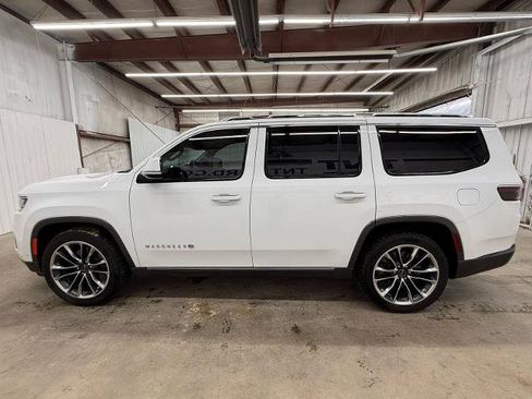 Used 2022 Jeep Wagoneer Series III w/ Premium Group I image 5