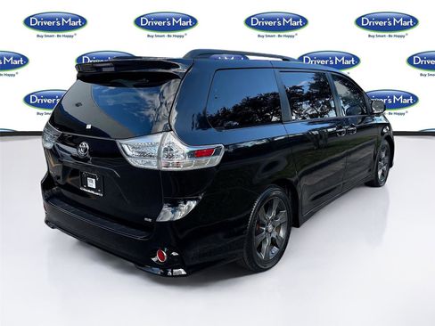 Used 2016 Toyota Sienna SE Premium image 8