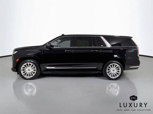 Used 2024 Cadillac Escalade ESV Premium Luxury AWD/4WD image 9
